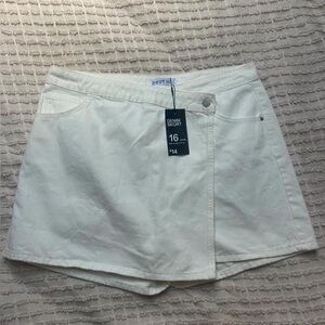 Women's White Shorts
